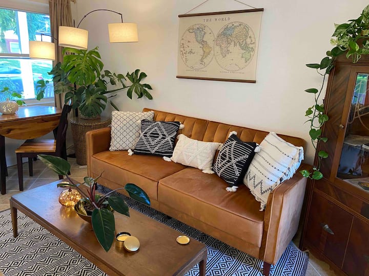 Cozy Mid-century Cottage - Newly Renovated! - Maggie Valley, NC