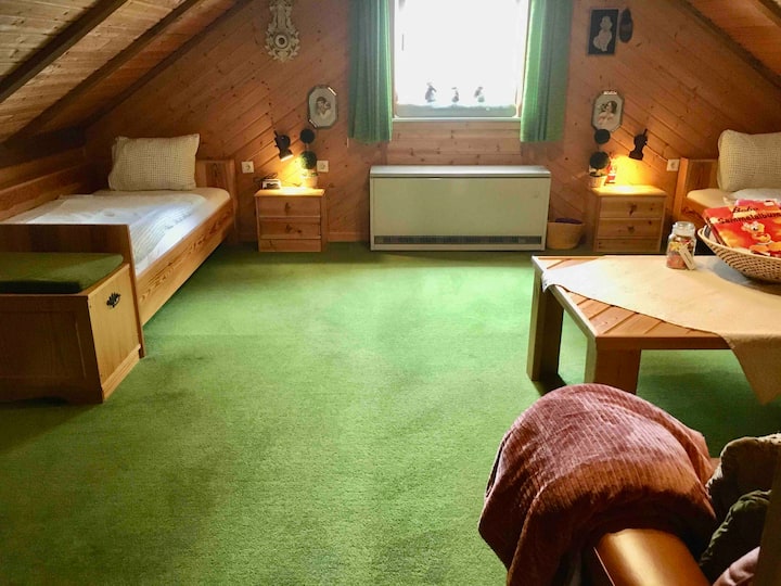 Vitanda 2 vya mtu mmoja 