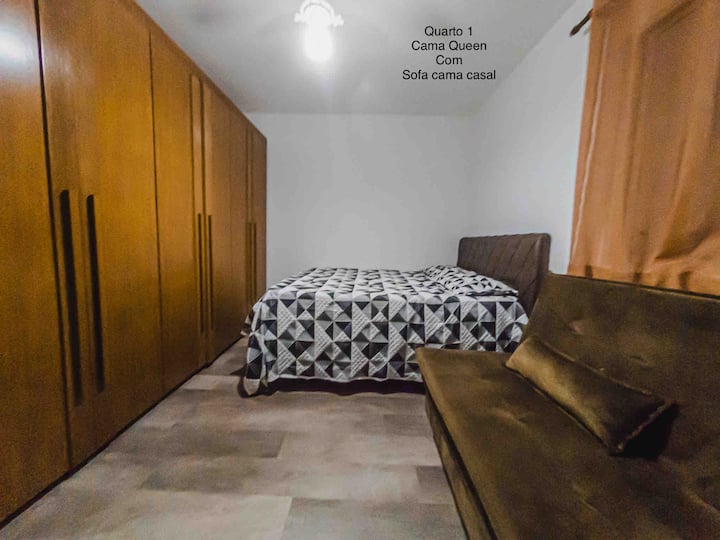 Cama queen e sofá cama