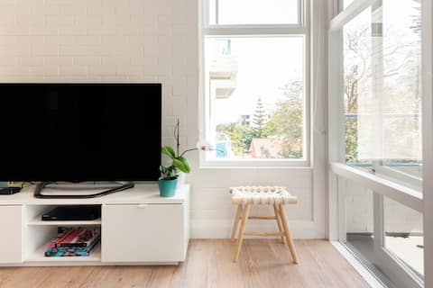 Successful Airbnb property: Stylish Cottesloe Apartment with Ocean View in Cottesloe