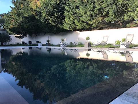 Beautiful villa between Avignon and Nîmes