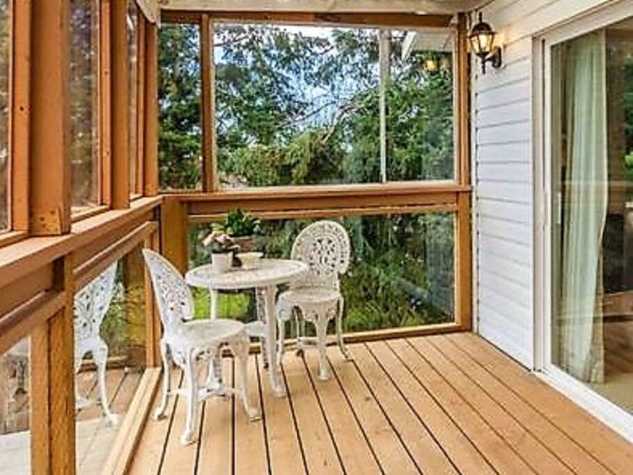 Upper covered patio