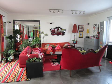 Annonce Airbnb populaire: House 102 m2, 10 min walk to hypercenter, beautiful garden à La Rochelle