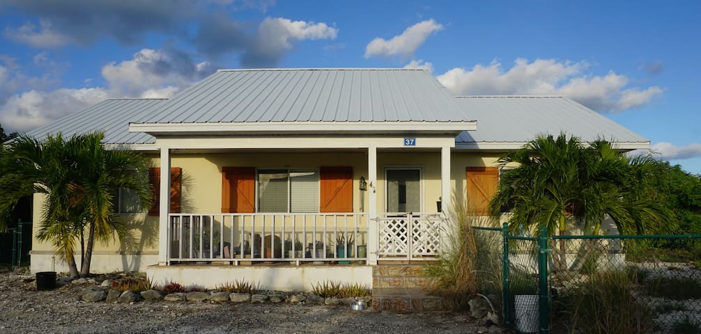 Double Room #2 in Wheeland, Blue Hills