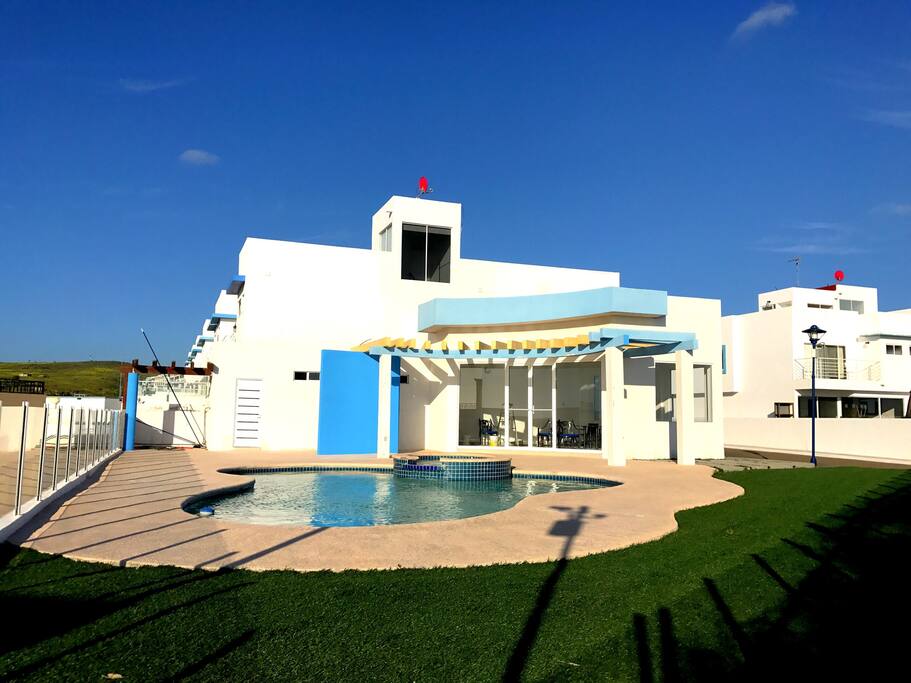 Swimming pool access included in price