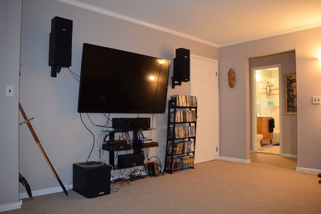 Flat screen TV with FiOS Cable & Internet, PS4