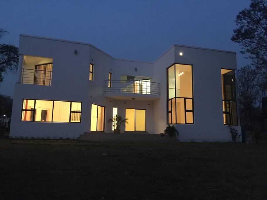 The White House Houses for Rent in Harare, Harare Province, Zimbabwe
