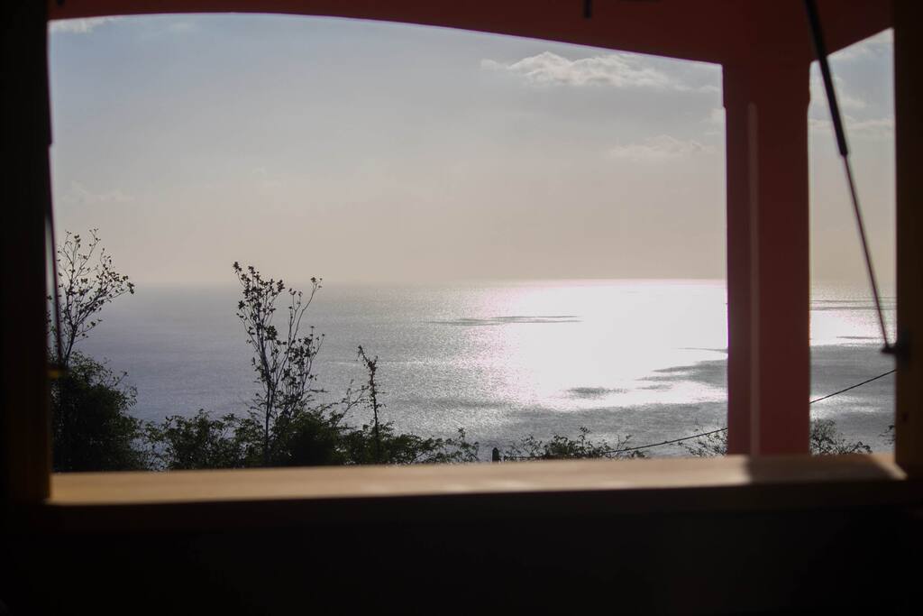 les dernières lueurs du coucher de soleil