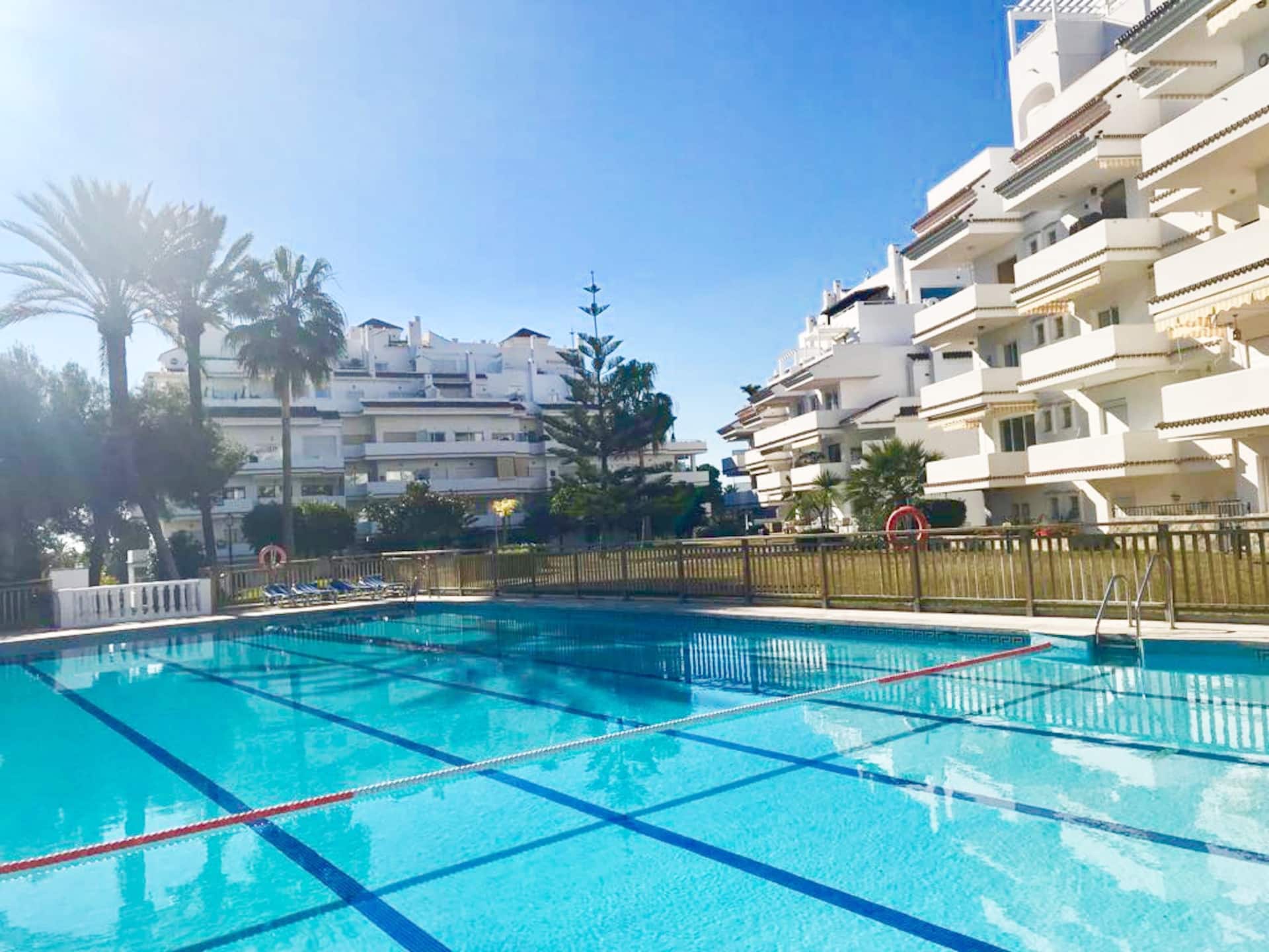 \"Spacious and Fantastic Views\" con vistas al mar, piscina, jardín y Wi-Fi