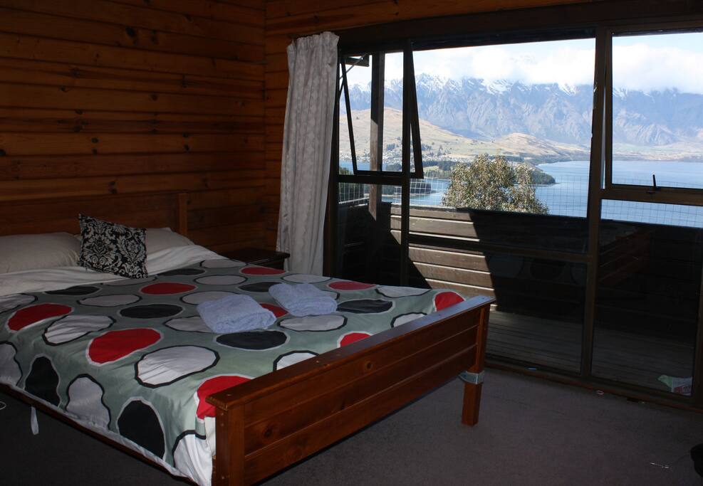 Main bedroon