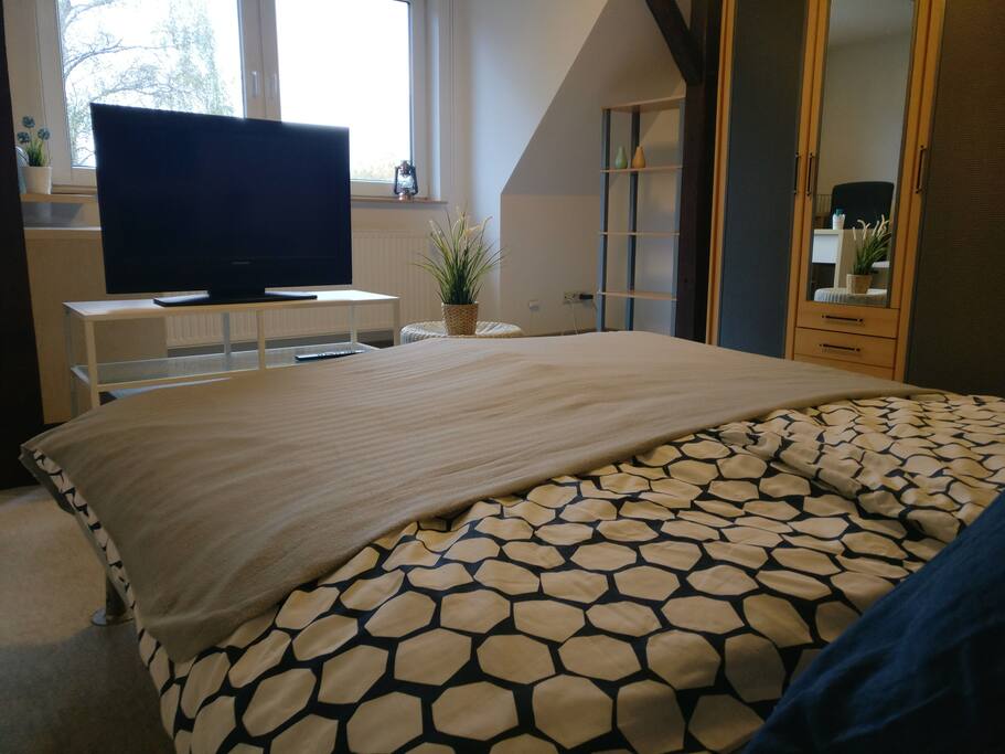 Schlafzimmer 1