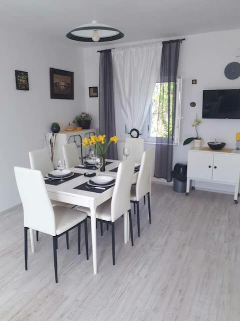 Top Airbnb: Apartman 1A - for 4 person -Old Town Rab in Rab