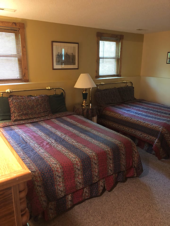 Mulligan Room、クイーンサイズベッド2台