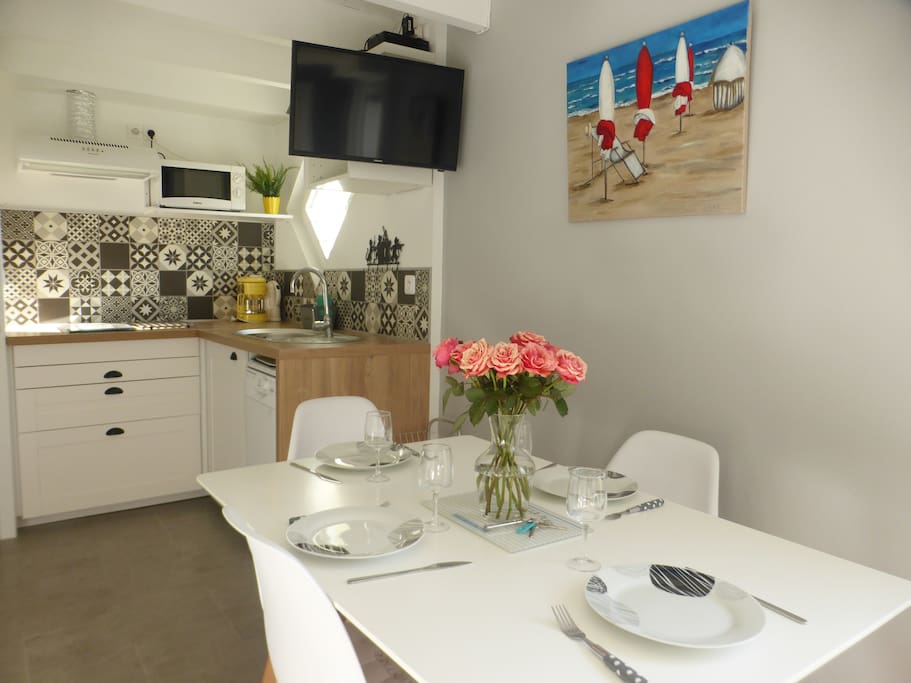 salle à manger et cuisine