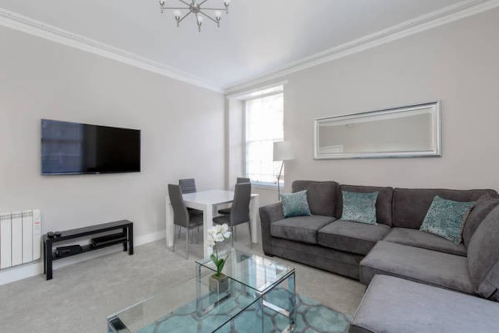 Living/dining room