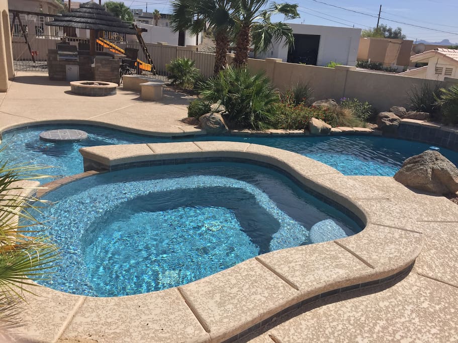 8 person hot tub (extra for use)