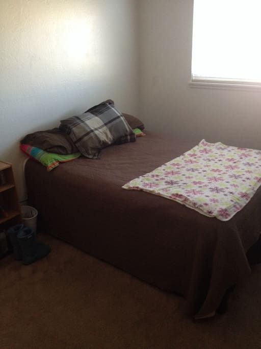 Full size bed with wifi