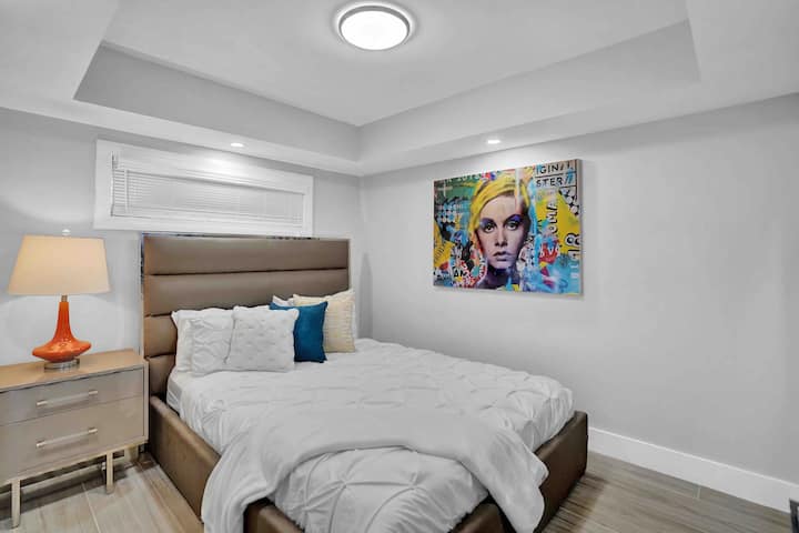 3ª camera da letto interna (senza finestre), letto matrimoniale e TV in streaming Roku