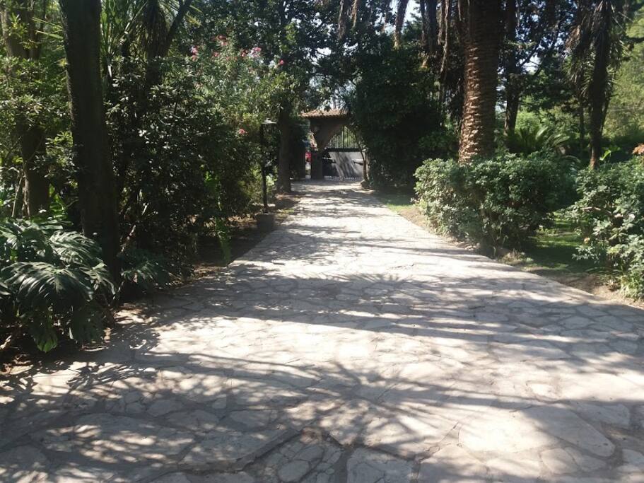 Entrada a la quinta