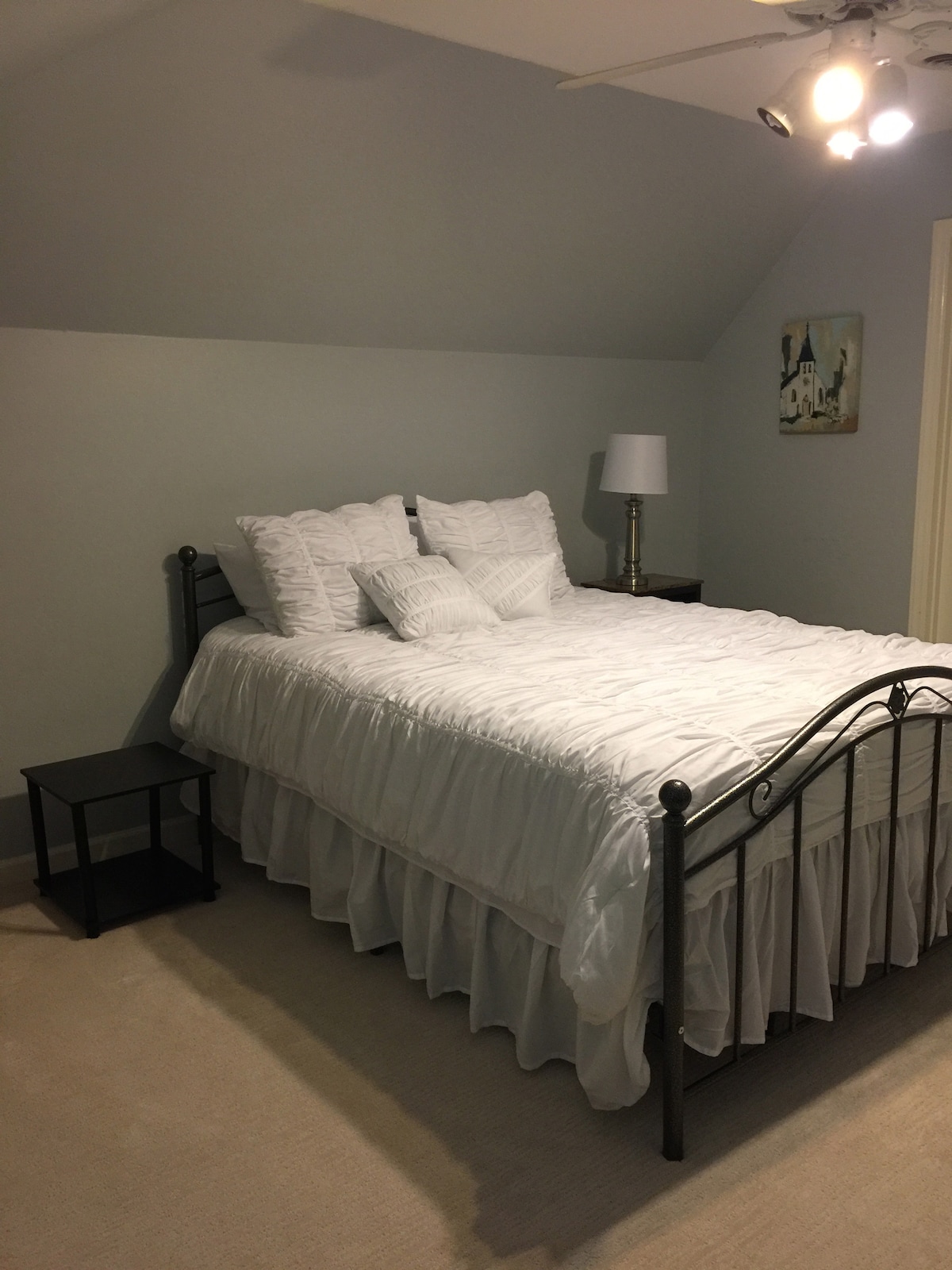 Segundo dormitorio con cama tamaño queen