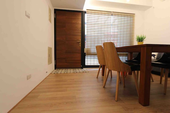 林居301 台東市區 靠近米苔目 臭豆腐及鐵花村等特色景點 Townhouses For Rent In Taitung City