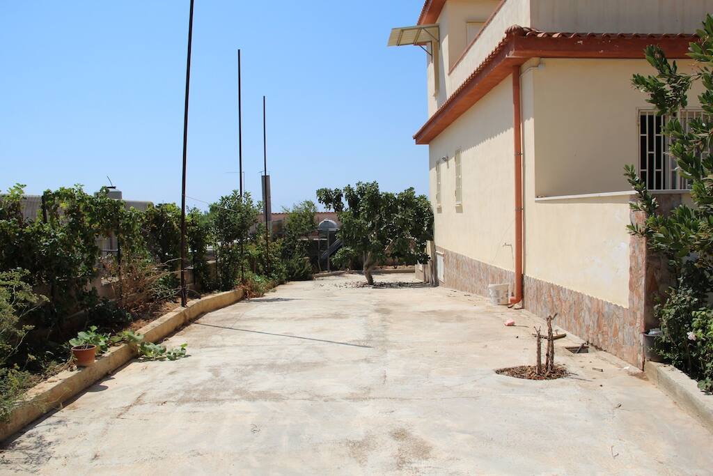 Casa, fronte esterno, vialetto sinistro posteggio auto