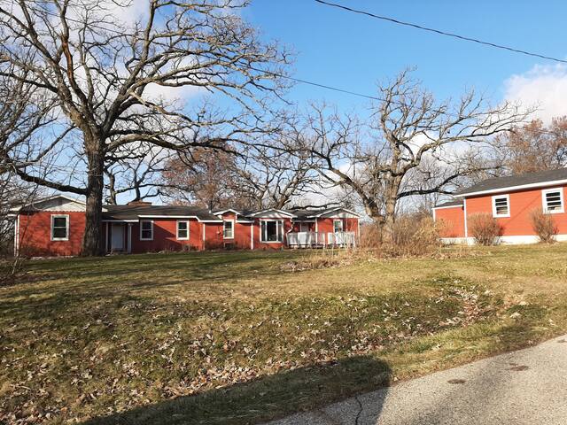 Airbnb Hebron Vacation Rentals Places To Stay Illinois