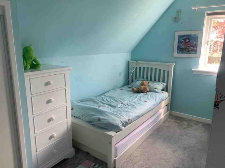 Kuwarto na may trundle bed