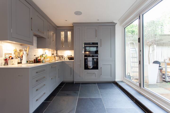 Stunning family home in Parsons Green gallery image 4