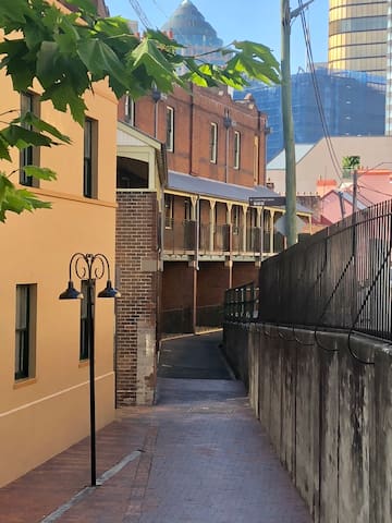 Divine Workers Cottage in The Rocks