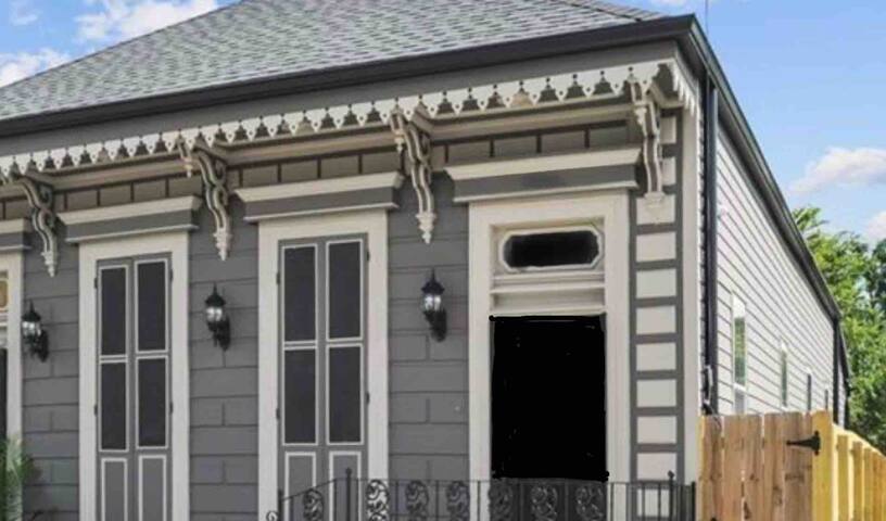 LUXURIOUS HUGE HOME NEAR FRENCH QUARTER!!! gallery image 3