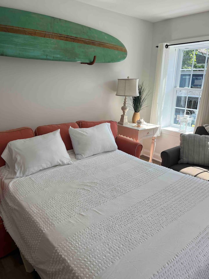 Easy Nantucket Downtown Apartment - Nantucket, MA