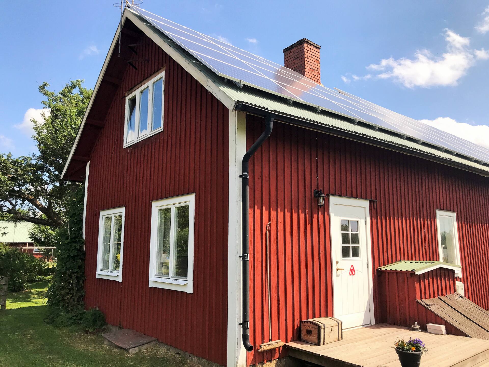 Cozy house on organic farm 10 min from downtown