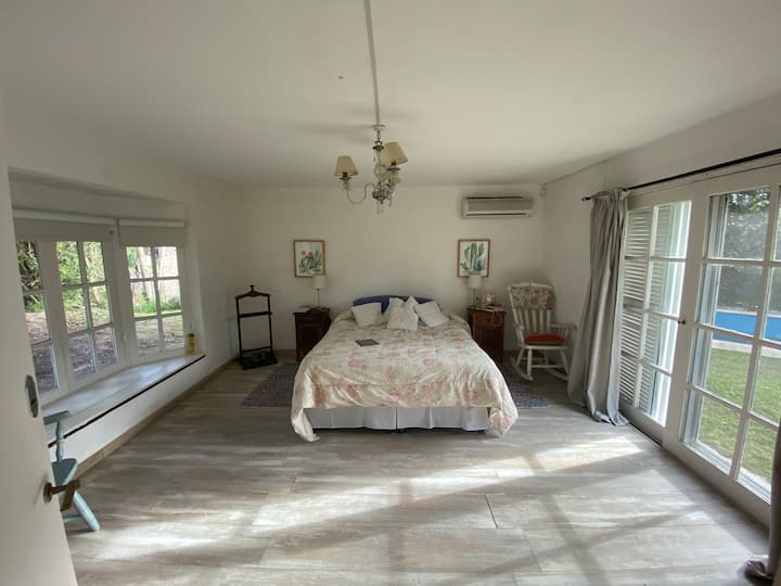 Მთავარი საძინებელი დაბლა 