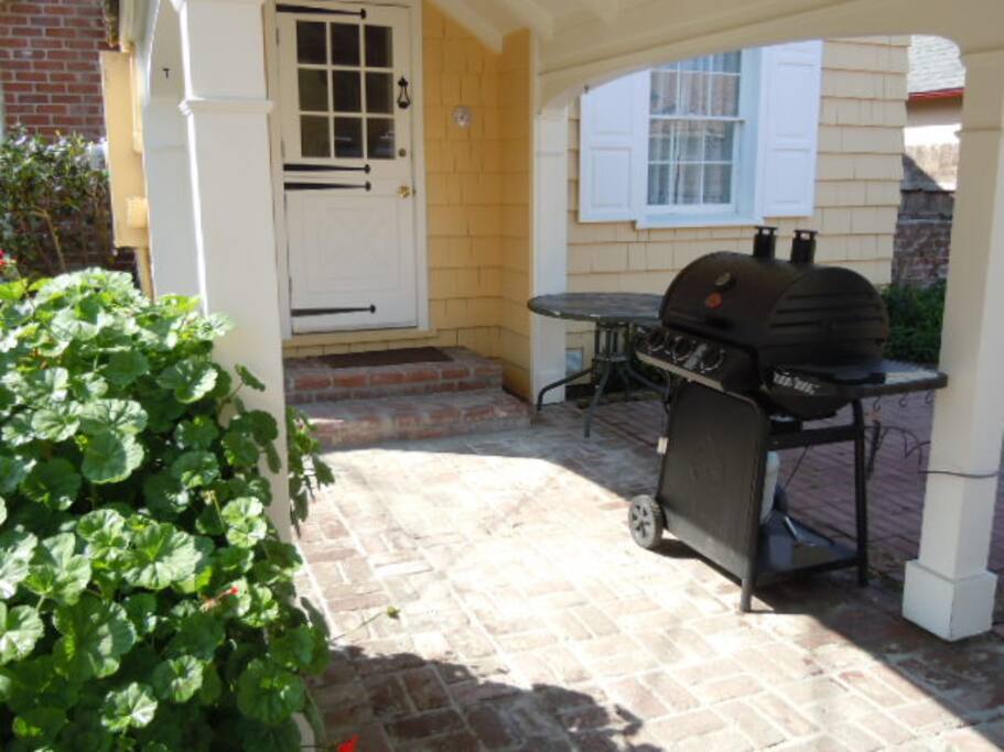 The BBQ rocks.