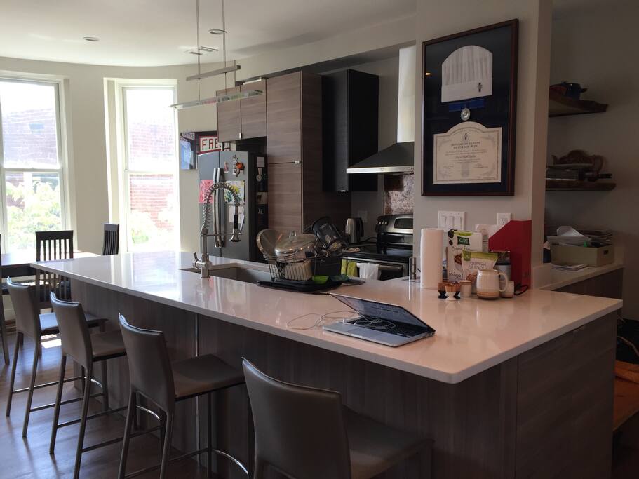 Beautiful eat-in kitchen with bay windows