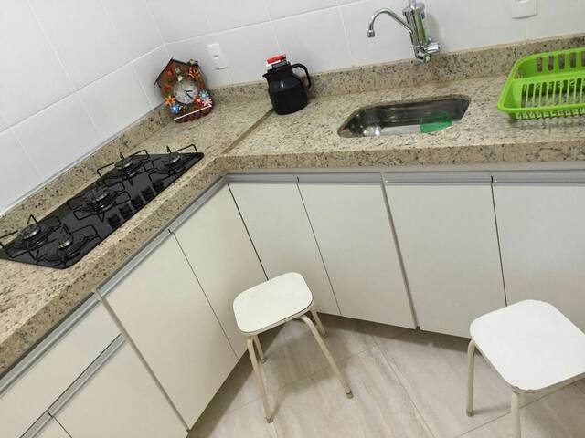 1 quadra da praia, ótimo apartamento! gallery image 3