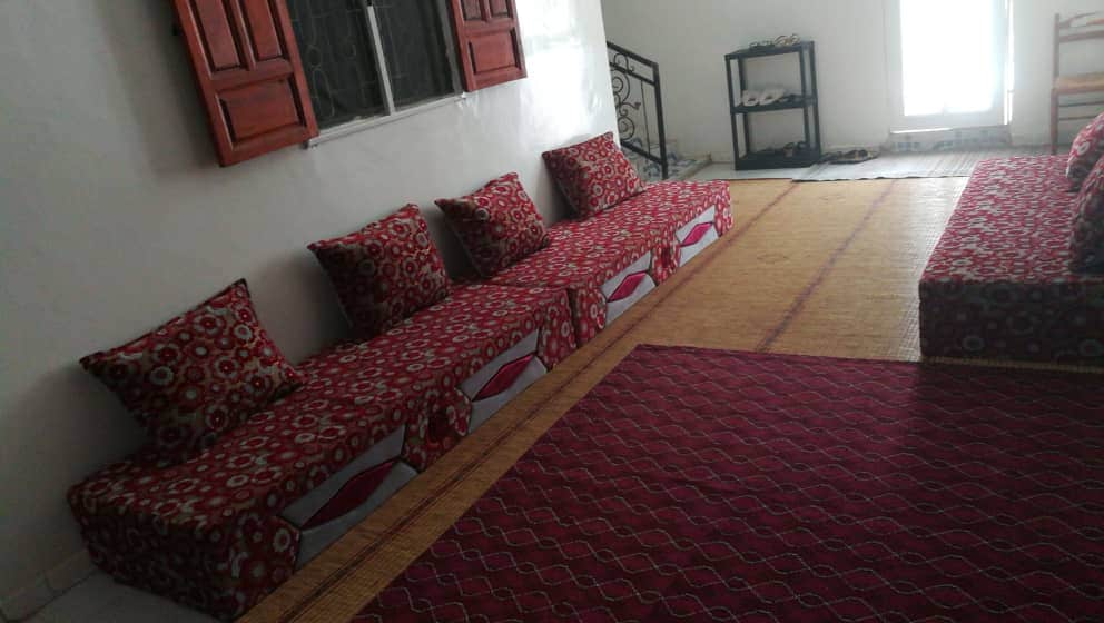 Втор престој на Мавританец. Многу погодно ако сакате да легнете . Бидете опуштени и удобни како дом далеку од дома. Во Берлин, зборот стрес не е дел од речникот. 