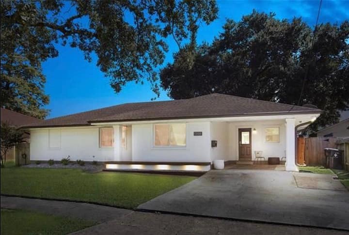 2 BR w/AC in Safe City-Centered Home / Sleeps 6-10