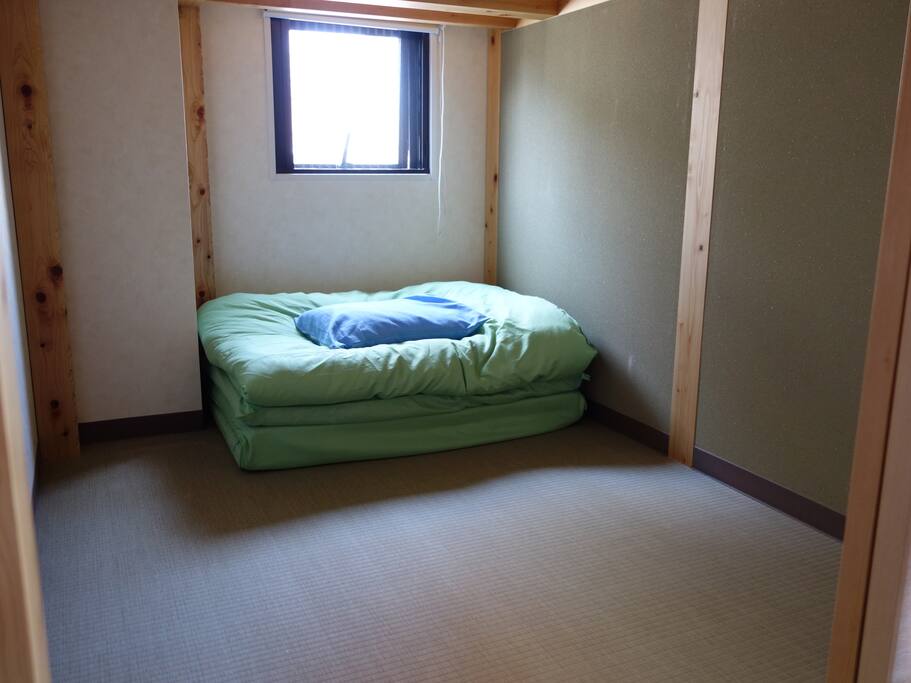 Dorm: inside the cell with Futon
Futon