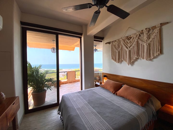 Dormitorio principal con vistas increíbles.