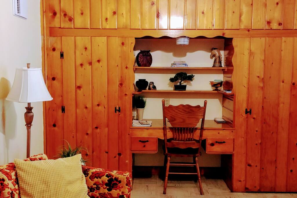 Built-in desk, generous closets, and fast Wifi