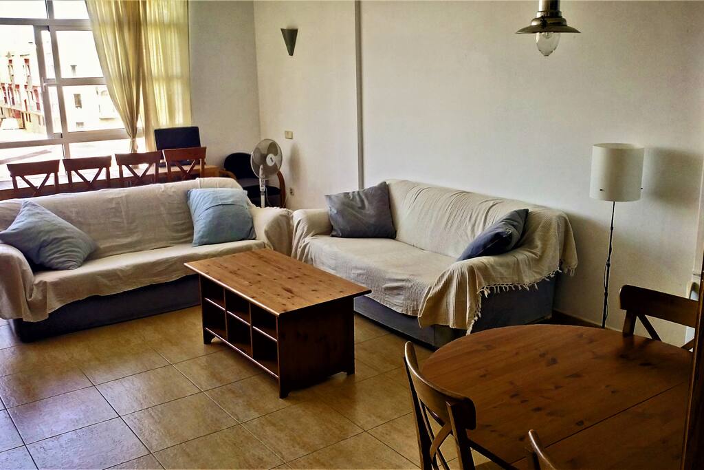 Comedor/sala de estar. Living room.