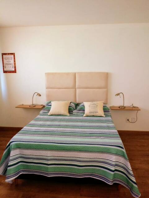 Apartment near aos free shops and universities
