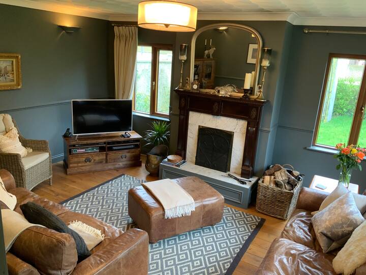 Spacious Coastal Home With Stunning Sea Views - Greystones
