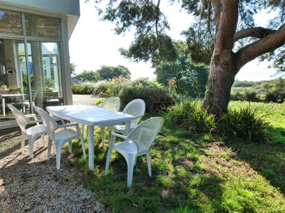 Le salon de jardin, face au Golfe du Morbihan