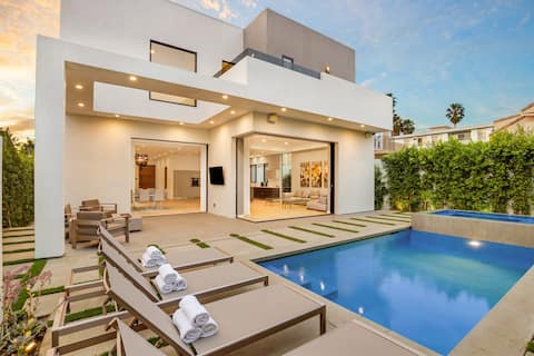 Beverly Crescent Luxury Villa