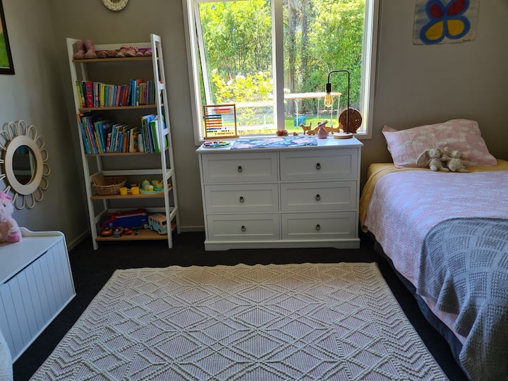 Ერთადგილიანი საძინებელი 1