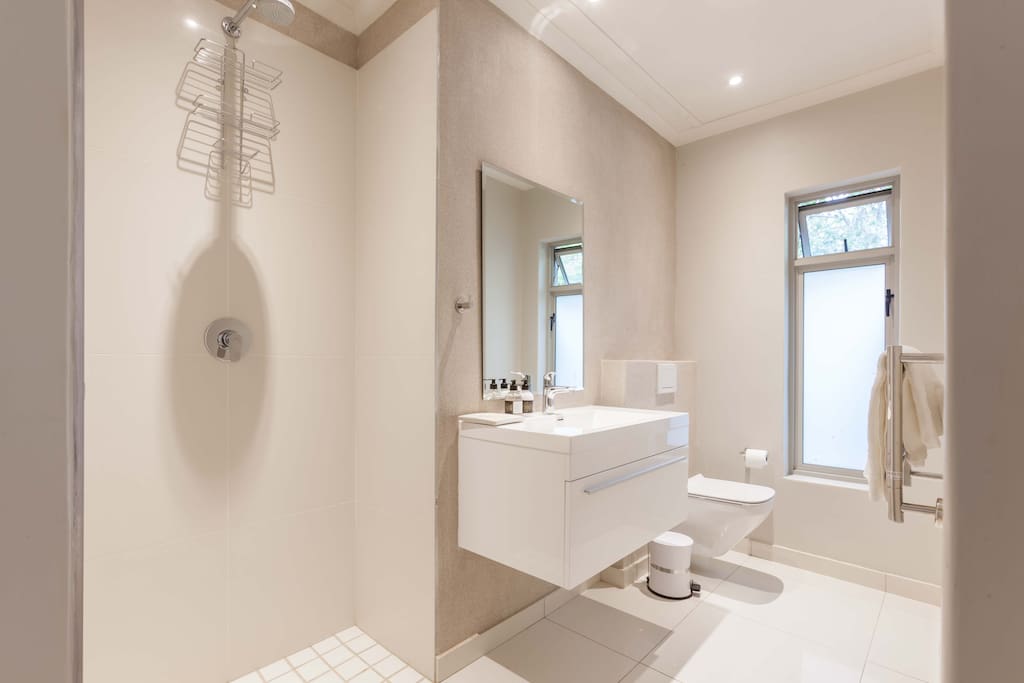 Room 3 Bathroom
