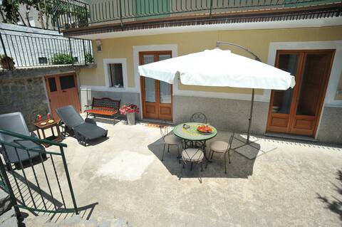 Home holiday 